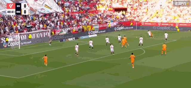 1747598636661076494.gif 贝林.gif